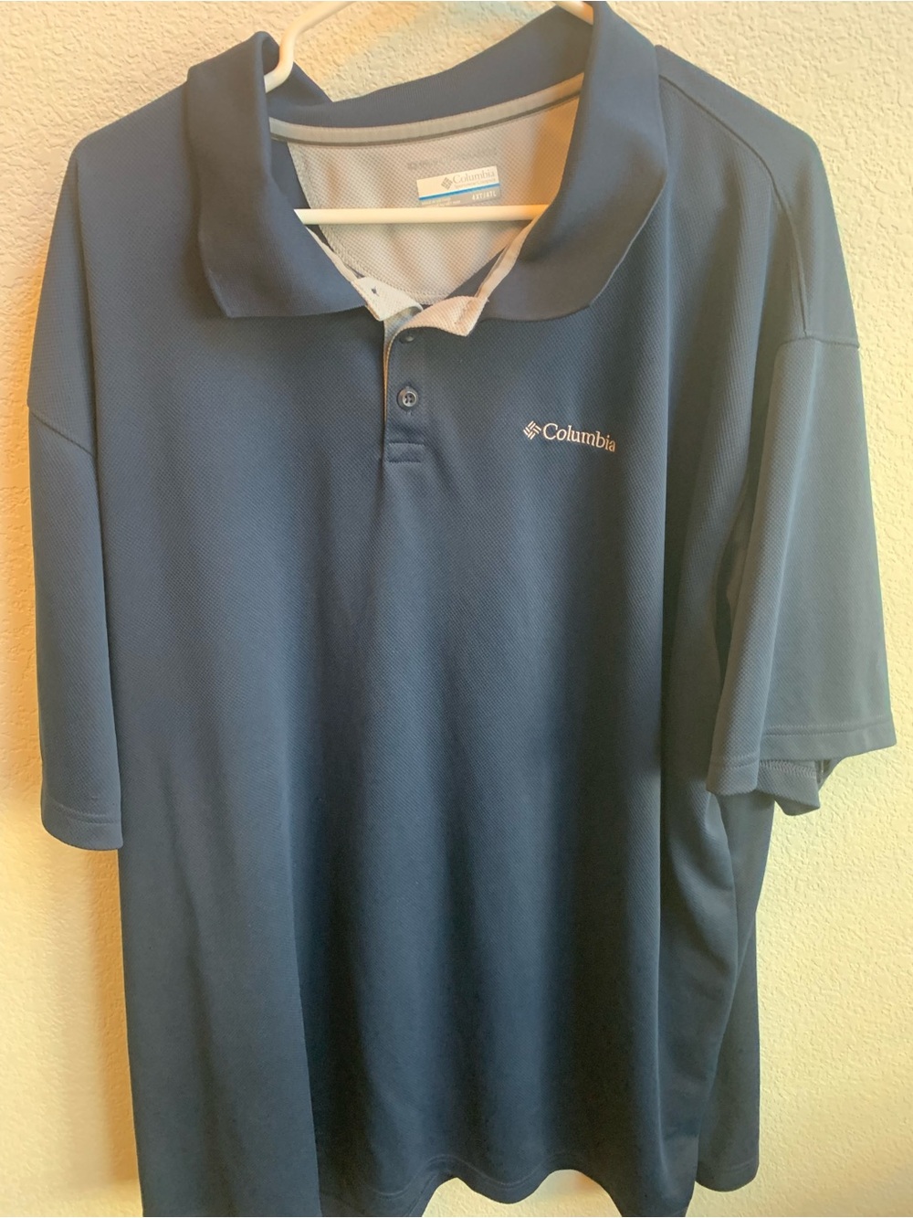 Columbia Men's Navy Blue Performance Polo
